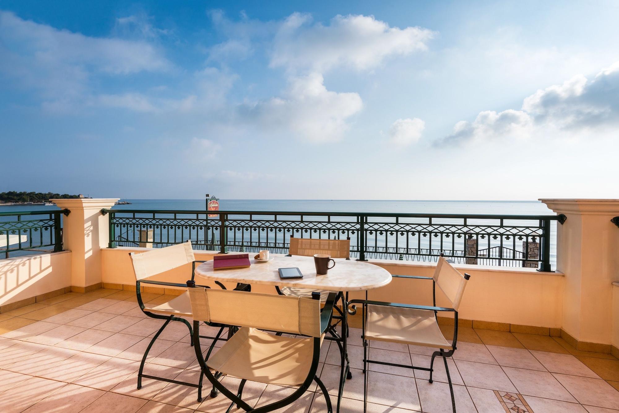 טסיליבי Andreolas Luxury Suites מראה חיצוני תמונה