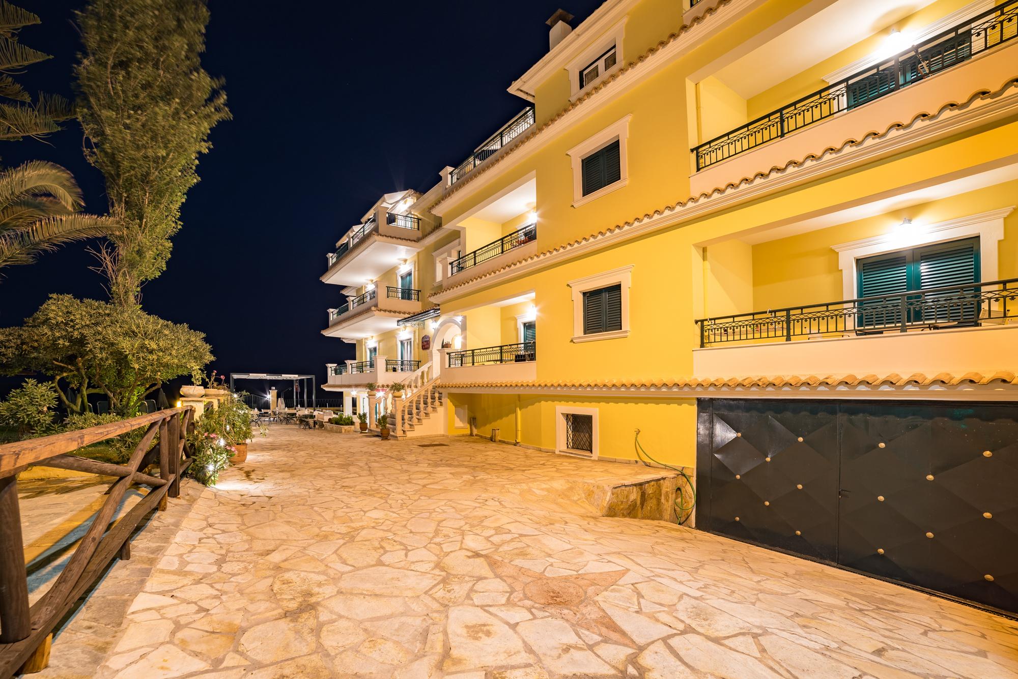 טסיליבי Andreolas Luxury Suites מראה חיצוני תמונה